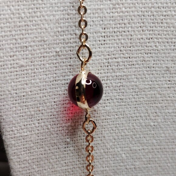 Vintage Avon 44" Gold Tone Chain Necklace Red Glass Orbs Spring Clasp - Picture 4 of 9